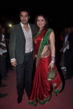 Deepshikha, Kaishav Arora at Stardust Awards red carpet in Mumbai on 10th Feb 2012 (73).JPG